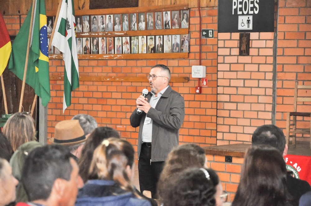 Ir para  <p><big>O fortalecimento da agricultura familiar por meio de pol&iacute;ticas p&uacute;blicas que promovam o desenvolvimento e o fortalecimento da agricultura familiar e do trabalho dos agricultores s&atilde;o alguns dos...